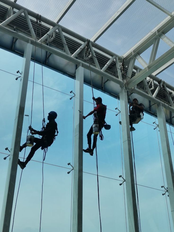 high level glass window cleaning